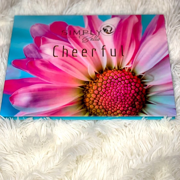 Simply Bella Cheerful Eyeshadow Palette - Picture 1 of 2